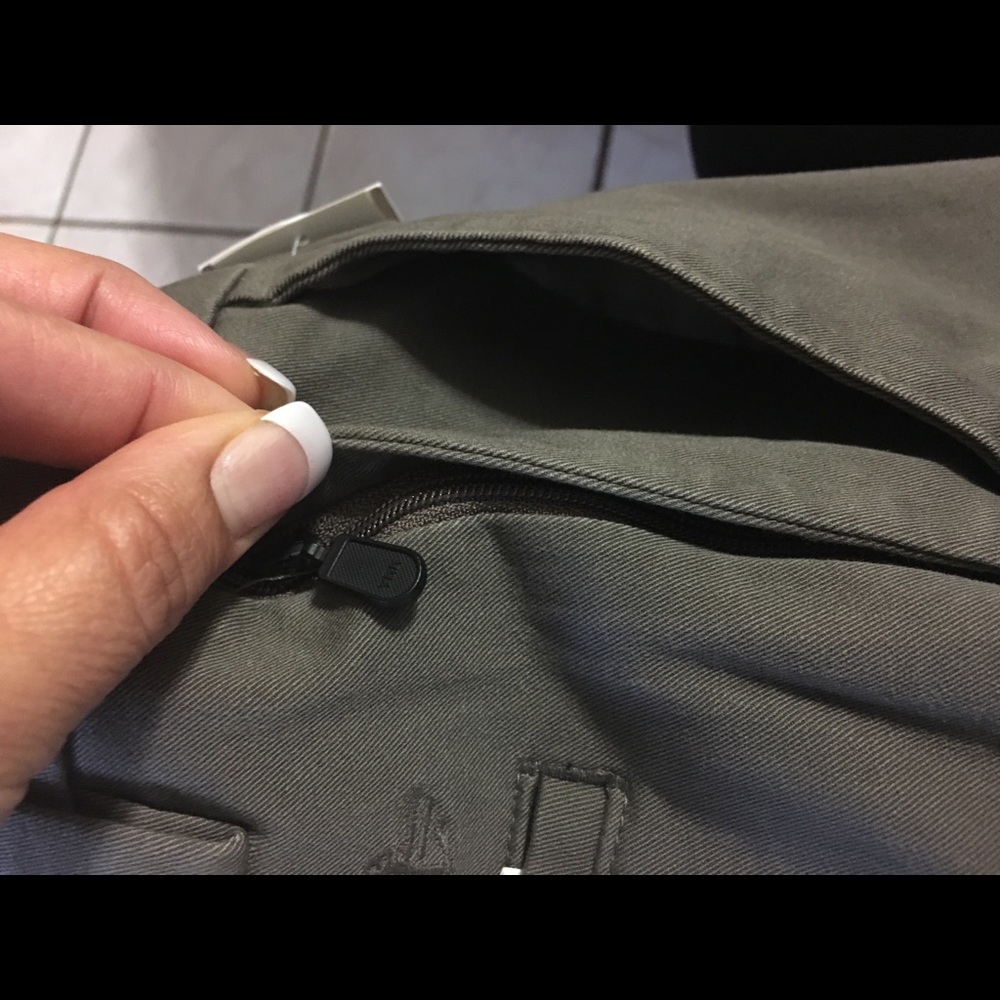 New men’s Dockers 32 x 29 last pair left - Picture 6 of 7
